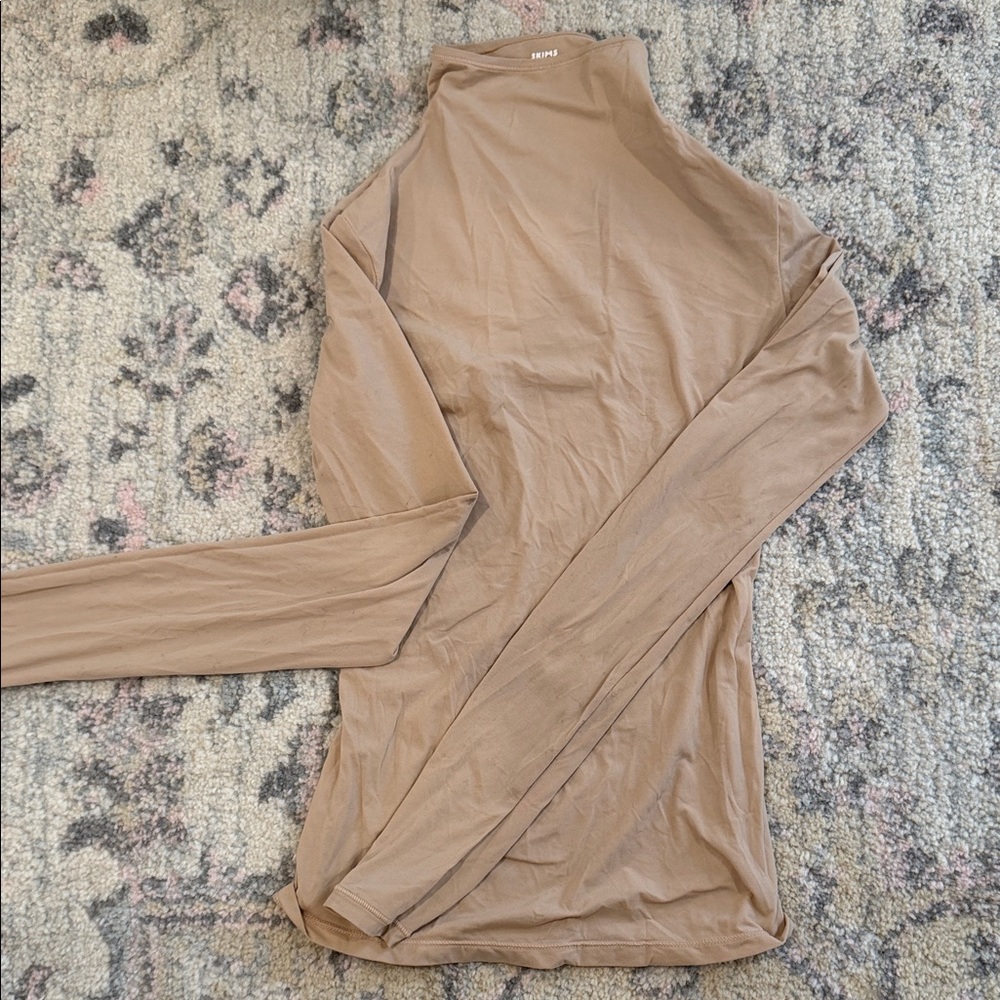 SKIMS Taupe Long Sleeve Women's Top
